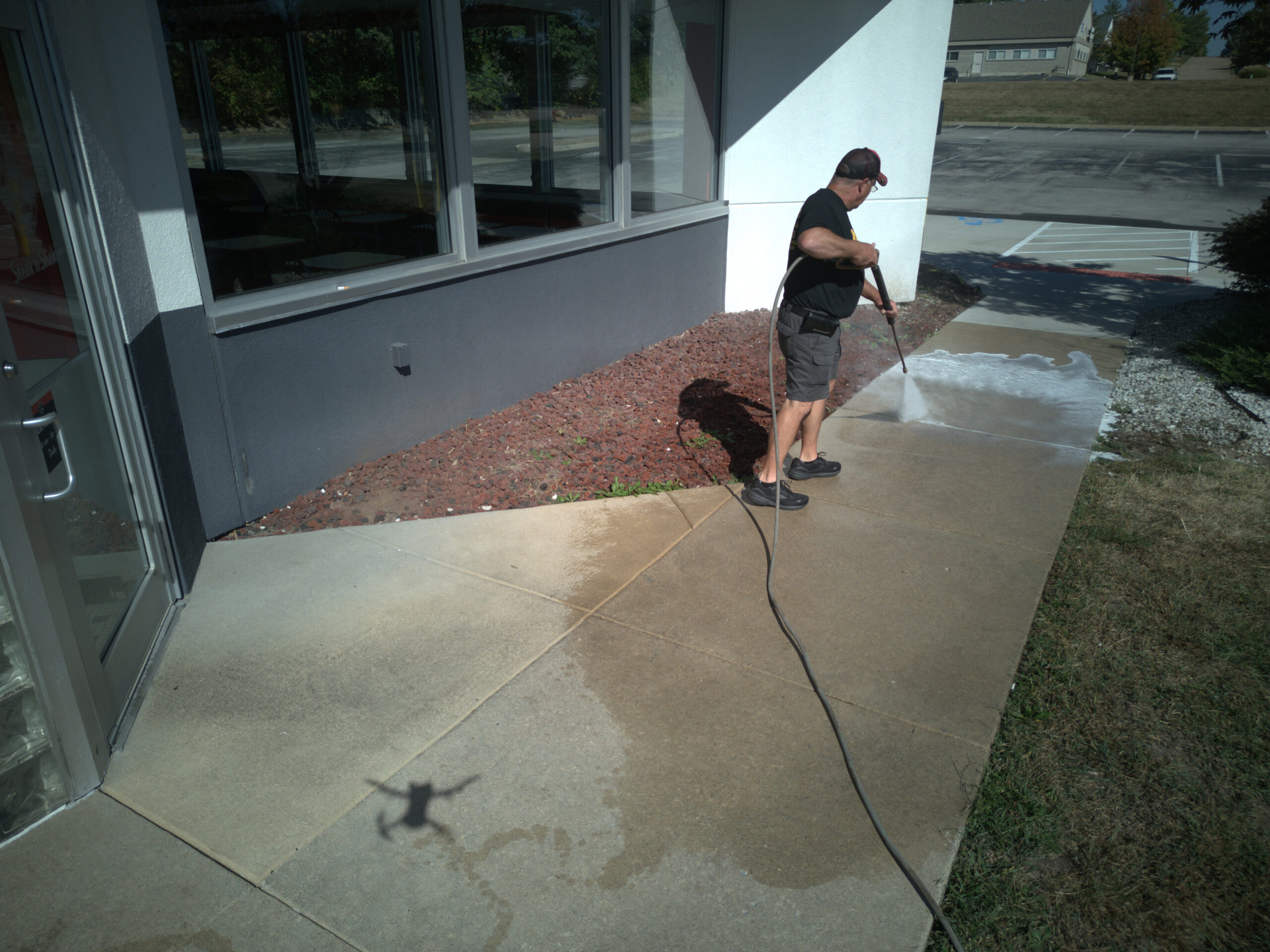 Top 5 Benefits of Hiring Mobile Power Washing Services scaled